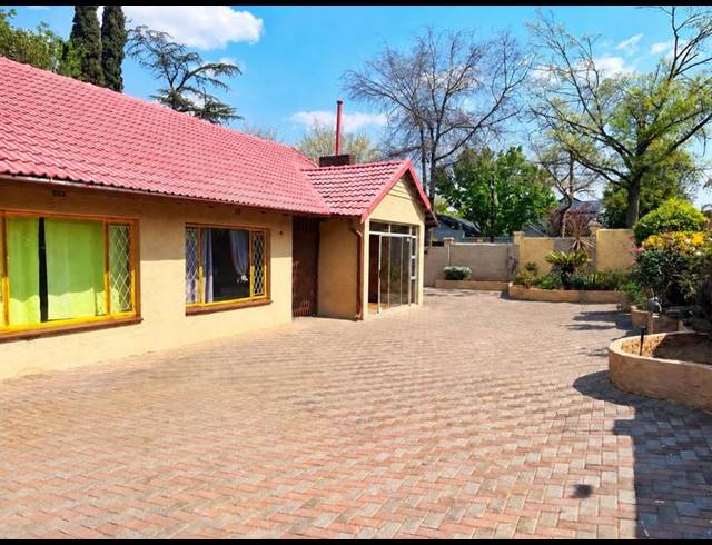 6 BEDROOM HOUSE FOR SALE IN BLAIRGOWRIE